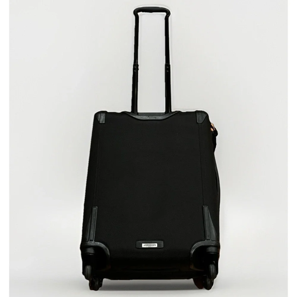 Tumi Alpha 2 Black Expandable 4 Wheeled Spinner Carry On luggage 22061D2 travel